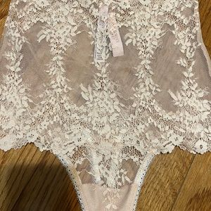 Victoria’s Secret pink high waist thong string. Size Xs